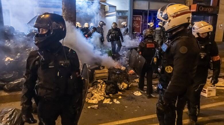 Νέες βίαιες συγκρούσεις ανάμεσα σε αστυνομικές δυνάμεις και διαδηλωτές στη Γαλλία