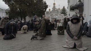 Ουκρανία: Ταραχές στη Λαύρα των Σπηλαίων λόγω των μοναχών που αψήφησαν την εντολή εγκατάλειψης