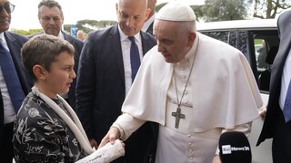 Εξιτήριο για τον Πάπα Φραγκίσκο: «Είμαι ακόμα ζωντανός»