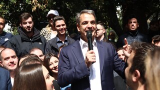 Στο Κουκάκι ο Μητσοτάκης: Δεν θέλω να μιλάμε για διπλές εκλογές