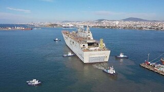 Σόου Ερντογάν με το Anadolu - Το πανάκριβο πλοίο κατέληξε πλωτό «ελικοδρόμιο»