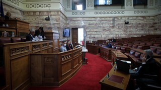 Ακραία κόντρα κυβέρνησης - ΣΥΡΙΖΑ για την τροπολογία - μπλόκο στο κόμμα Κασιδιάρη