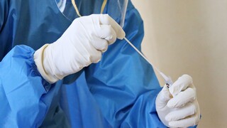 ΕΟΔΥ: 44 θάνατοι από κορωνοϊό, ένας από γρίπη και 69 διασωληνωμένοι την τελευταία εβδομάδα