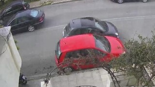 Ασυνείδητος οδηγός στην Κρήτη χτύπησε αυτοκίνητο και το παράτησε