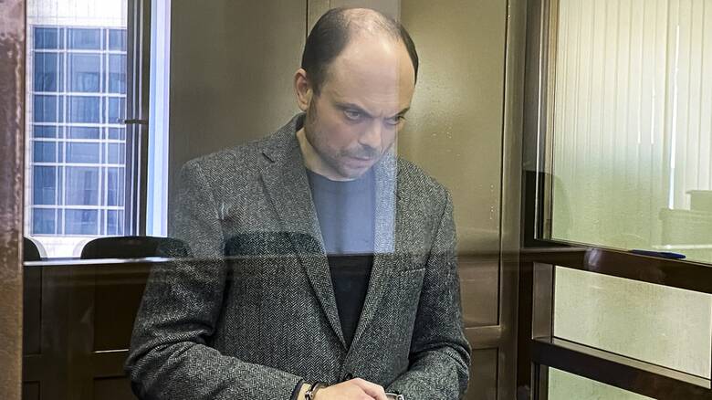 Ακόμη ένα επικριτής του Κρεμλίνου στη φυλακή - Ποιος είναι ο Βλαντιμίρ Κάρα Μούρζα