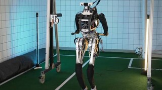 ARTEMIS: Έτοιμο το πρώτο ανθρωπόμορφο ρομπότ που παίζει ποδόσφαιρο