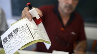 Αναποφάσιστοι και δυσαρεστημένοι βγάζουν πρόεδρο στις τουρκικές εκλογές