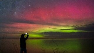 Ένα «ηλιακό τσουνάμι» με φαντασμαγορικά χρώματα στον ουρανό της Νέας Ζηλανδίας