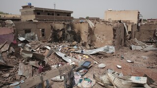 Σουδάν: Μαίνονται οι μάχες - Η συμφωνία κατάπαυσης του πυρός τηρείται «εν μέρει»