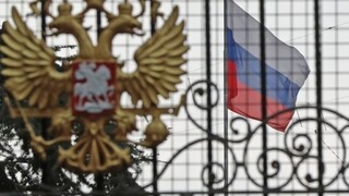 Η Ρωσία κατηγορεί την Πολωνία πως πήρε χρήματα από λογαριασμούς της πρεσβείας της στη Βαρσοβία