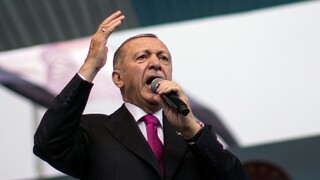 Στιγμιαία η επανεμφάνιση Ερντογάν - Νέες ακυρώσεις στο πρόγραμμά του