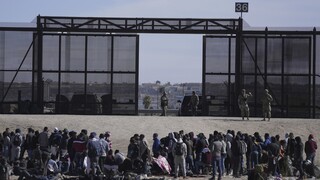 Επιπλέον 1.500 στρατιώτες στα σύνορα με Μεξικό, ανακοίνωσαν οι ΗΠΑ