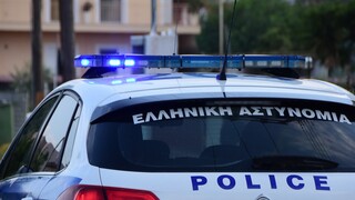 ΕΛΑΣ: Δυο συλλήψεις για ληστείες σε καταστήματα της Δ. Αττικής και του Πειραιά