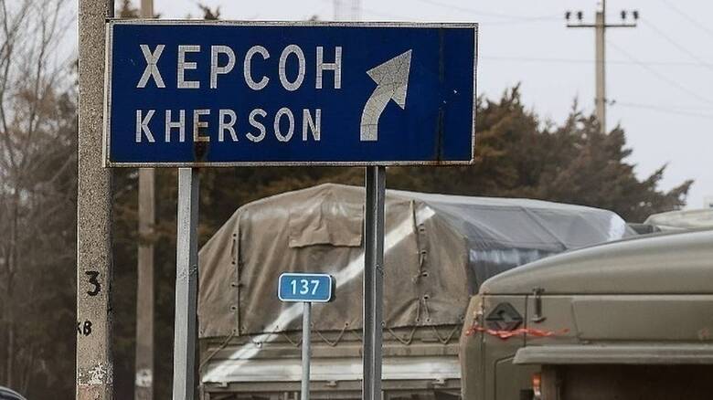 Ουκρανία: Κάτοικοι εγκαταλείπουν τη Χερσώνα μετά από τα ρωσικά πλήγματα