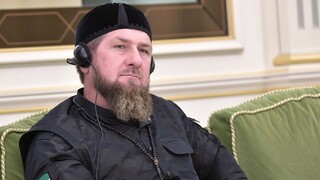 Ο πρόεδρος της Τσετσενίας βράβευσε τον εαυτό του για τη συμβολή του στην πυρηνική φυσική