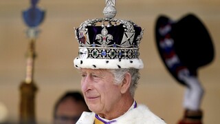 Στέψη βασιλιά Καρόλου: Λαοθάλασσα στο Λονδίνο αλλά ηχηρές απουσίες - Τι λένε οι αναλυτές