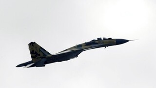 Ρωσικό μαχητικό παρενόχλησε πολωνικό αεροσκάφος στη Μαύρη Θάλασσα, λέει η Βαρσοβία