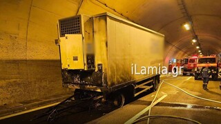 Φωτιά σε φορτηγό μέσα σε σήραγγα της Εθνικής Οδού Αθηνών - Λαμίας
