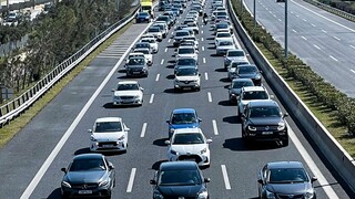 Κίνηση τώρα: «Σημειωτόν» οι οδηγοί σε Αττική Οδό και Κηφισό λόγω τροχαίων