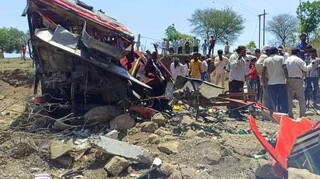 Ινδία: Λεωφορείο έπεσε από γέφυρα ύψους 17 μέτρων - Τουλάχιστον 24 νεκροί