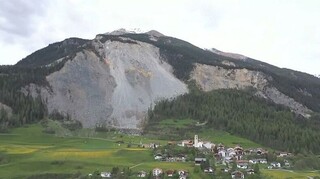 Ελβετία: Εκκενώνεται χωριό στις Άλπεις που απειλείται από κατάρρευση βουνού