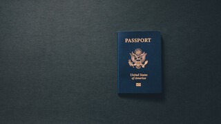 Κλοπή 81 διαβατηρίων από σταθμευμένο κούριερ στην Καλλιθέα
