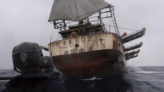 Κίνα: Αλιευτικό σκάφος αναποδογύρισε στον Ινδικό Ωκεανό, 39 ναυτικοί αγνοούνται