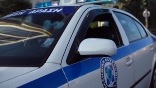Επεισοδιακή καταδίωξη στο Χαλάνδρι: Το ένα ΙΧ έπεσε σε οχήματα - To άλλο έφτασε Μενίδι