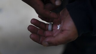 Βρετανία: Τρόμος για νέο ναρκωτικό που μετατρέπει τους χρήστες σε «ζόμπι»