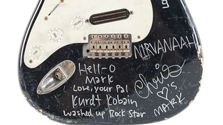 600.000 δολάρια για τη σπασμένη κιθάρα του Κερτ Κομπέιν των Nirvana