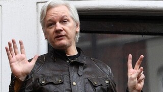 Τζούλιαν Ασάνζ: Ο ιδρυτής του WikiLeaks κινδυνεύει να εκδοθεί στις ΗΠΑ