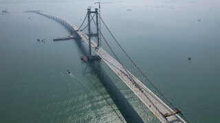Η γέφυρα των 24 χλμ και των 6,3 δισ. και το σχέδιο της Κίνας πίσω από αυτή