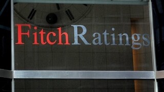 Fitch: Υποβάθμισε σε «αρνητική» την προοπτική αξιόχρεου των ΗΠΑ