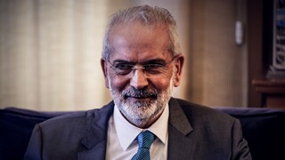 Πρωθυπουργός ορκίζεται ο Σαρμάς - Ποια είναι η κυβέρνηση που θα οδηγήσει τη χώρα σε εκλογές