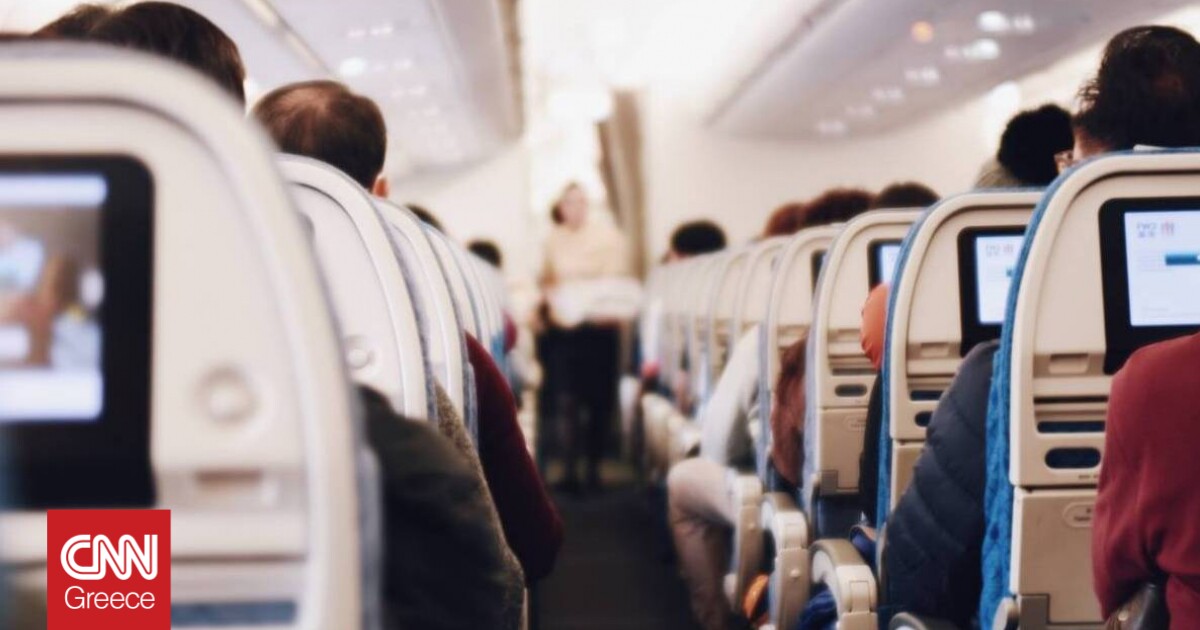 Τρόμος στον αέρα: Πόρτα αεροπλάνου άνοιξε κατά τη διάρκεια πτήσης