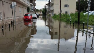 Χαλαζόπτωση και σφοδρή καταιγίδα έπληξαν την Πτολεμαΐδα - Λευκό το κέντρο της πόλης