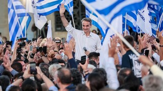 Στόχος της ΝΔ να ταυτίσει ΣΥΡΙΖΑ και ΠΑΣΟΚ ως «ίδιο κόμμα» για να πάρει την αυτοδυναμία