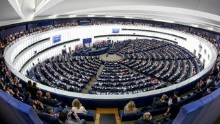 ΕΕ: Εγκρίθηκε ψήφισμα για την αύξηση της παραγωγής πυρομαχικών