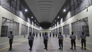 Ελ Σαλβαδόρ: Ξεκινά ο «πόλεμος κατά της διαφθοράς» με χτίσιμο νέας φυλακής