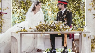 Βασιλικός γάμος στην Ιορδανία: Με μοντέρνο νυφικό δια χειρός Έλι Σάαμπ η Ρατζούα Αλ Σάιφ