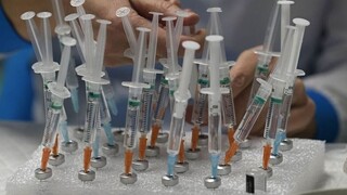 Η Βουλγαρία καταστρέφει 1,4 εκατ. δόσεις του εμβολίου Pfizer για την Covid-19