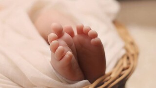 Ελεύθερη η 27χρονη μητέρα που εγκατέλειψε το μωρό της: Δεν ήξερε κανείς για την εγκυμοσύνη