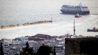 Θεσσαλονίκη: Δύο κρουαζιερόπλοια στο λιμάνι-Υποδοχή των τουριστών με συρτάκι και κουλούρι
