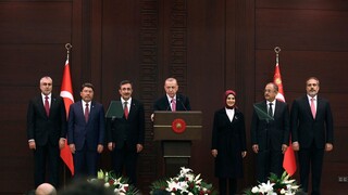 Κυβέρνηση Ερντογάν: Ο υπουργός ειδικών αποστολών, ο «μάγος» των Οικονομικών και ο έμπειρος στρατηγός
