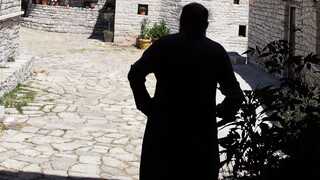 Ζάκυνθος: Τουρίστρια καταγγέλλει απόπειρα βιασμού από καλόγερο