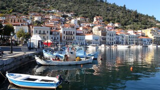 Μειωμένη 15% η δαπάνη για τις φετινές διακοπές των Ελλήνων