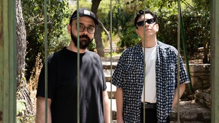 Night Is Young: Η μπάντα από την Αθήνα που δίνει νέο νόημα στη heavy pop