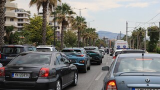 Κίνηση στους δρόμους: Με χαμηλές ταχύτητες κινούνται οι οδηγοί – Πού υπάρχουν προβλήματα