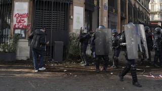 Συγκρούσεις σε διαμαρτυρία στη Γαλλία για τη διάνοιξη σήραγγας