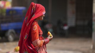 Τουλάχιστον 100 νεκροί λόγω καύσωνα στην Ινδία
